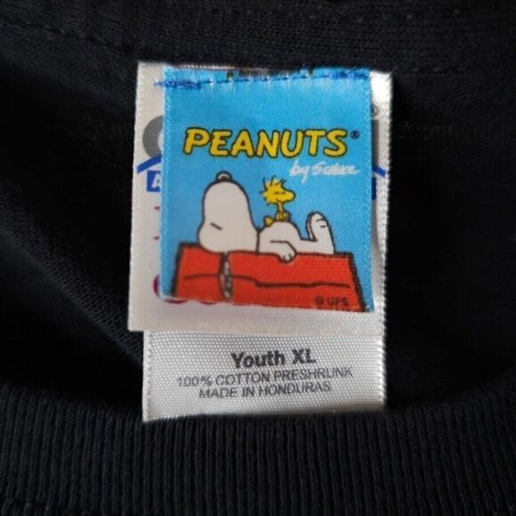 Snoopy Halloween T Shirt Womens Size Medium Black Peanuts Jack O Lantern Pumpkin - Picture 5 of 6